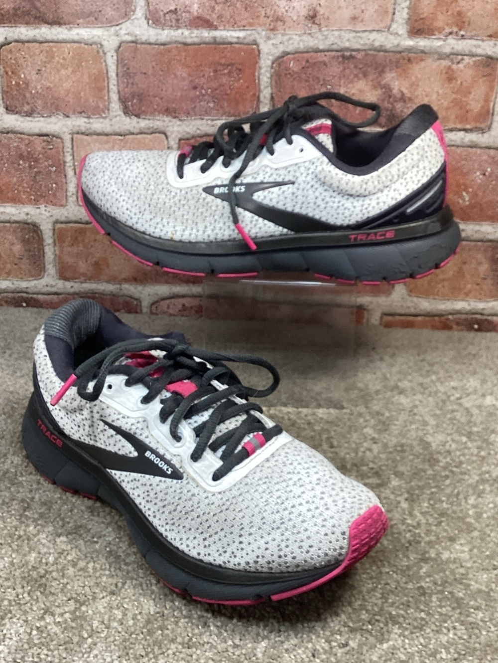 Brooks Trace 1 women’s running shoe sneakers size 6.5